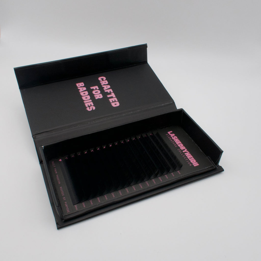 .03 Signature Lash Tray